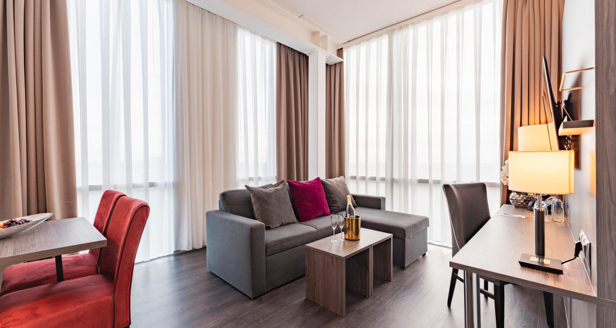 Plaza Premium Αλμέρε Εξωτερικό φωτογραφία