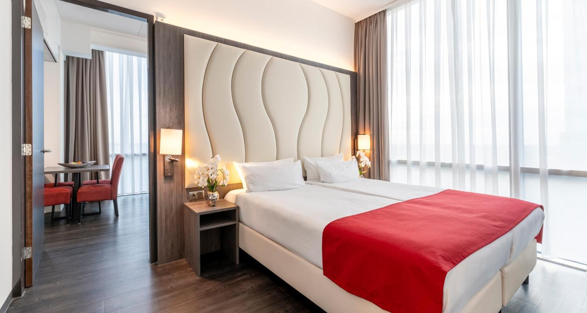 Plaza Premium Αλμέρε Εξωτερικό φωτογραφία