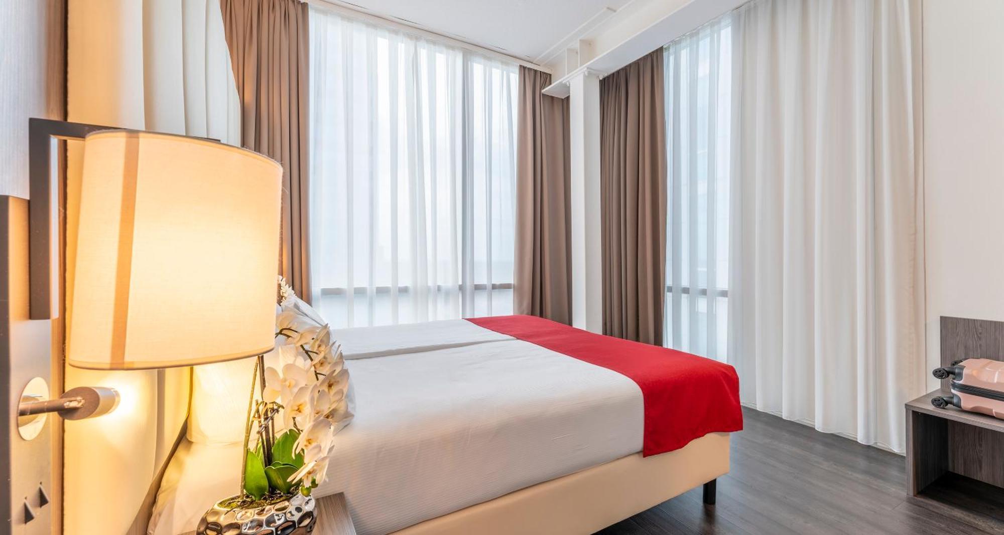 Plaza Premium Αλμέρε Εξωτερικό φωτογραφία