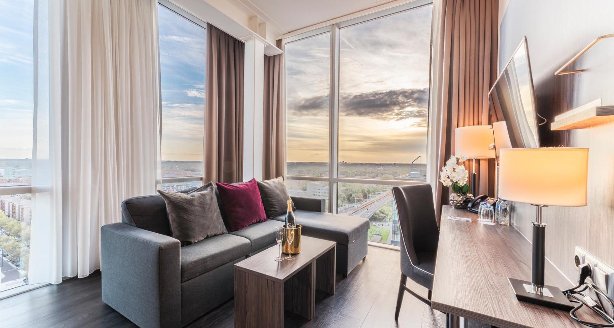 Plaza Premium Αλμέρε Εξωτερικό φωτογραφία
