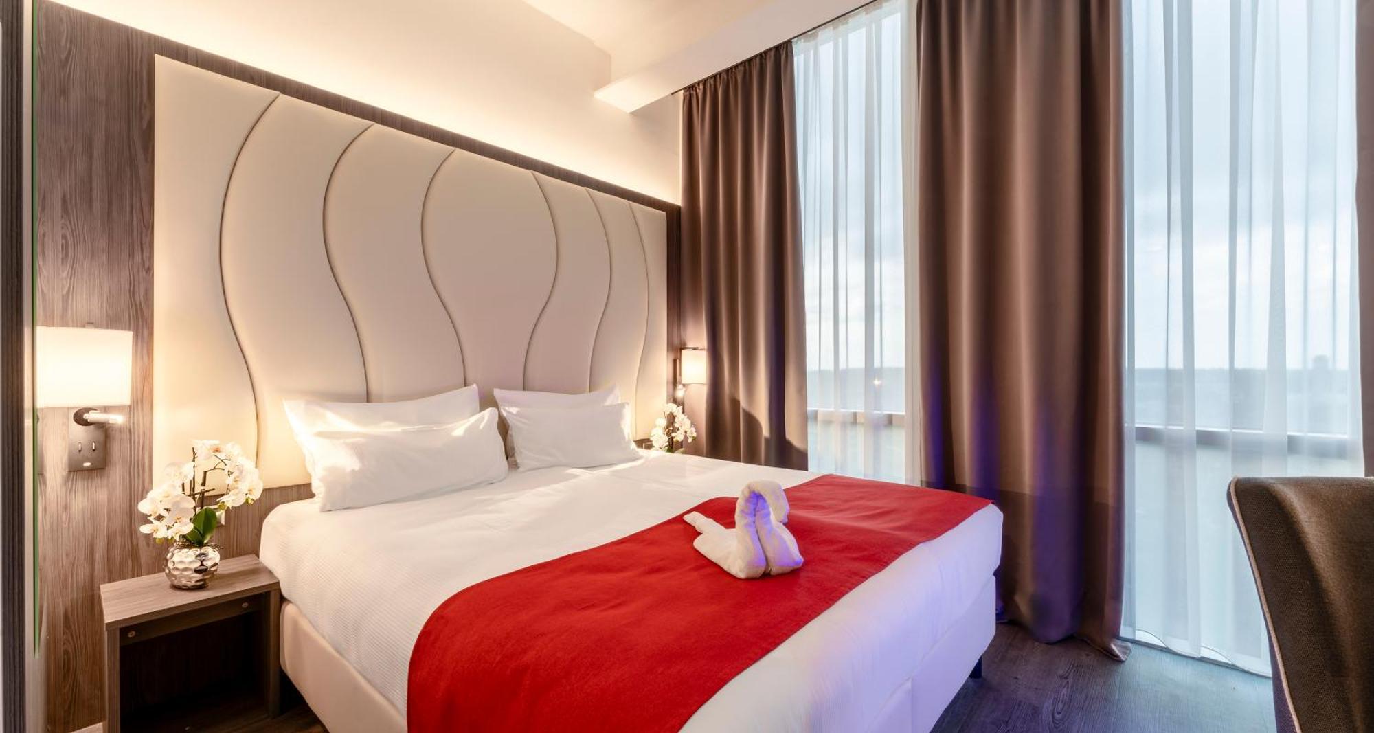 Plaza Premium Αλμέρε Εξωτερικό φωτογραφία