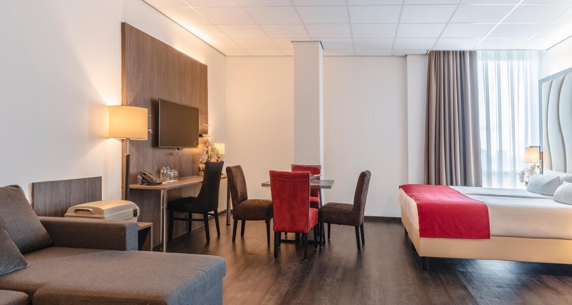 Plaza Premium Αλμέρε Εξωτερικό φωτογραφία