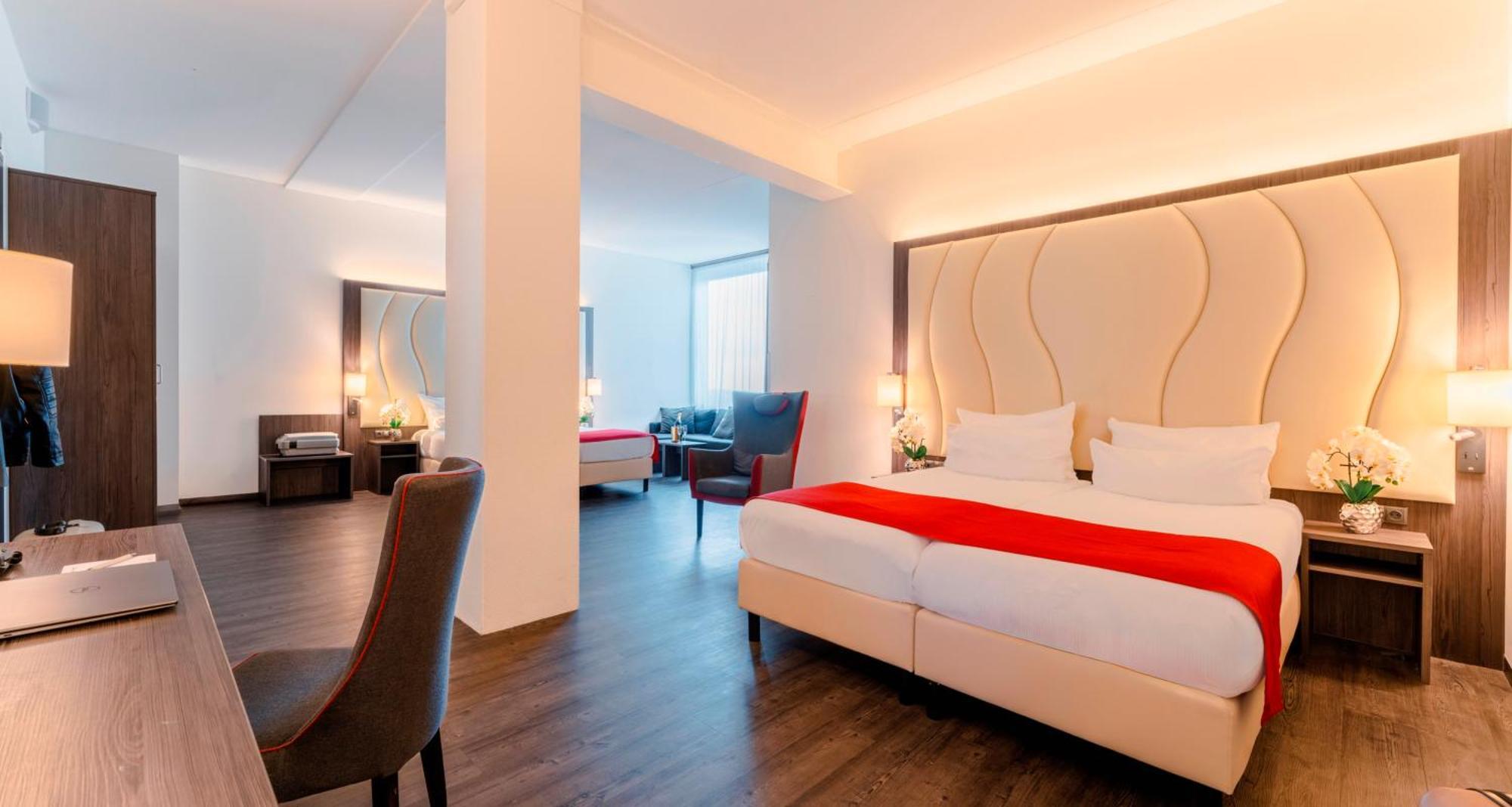 Plaza Premium Αλμέρε Εξωτερικό φωτογραφία