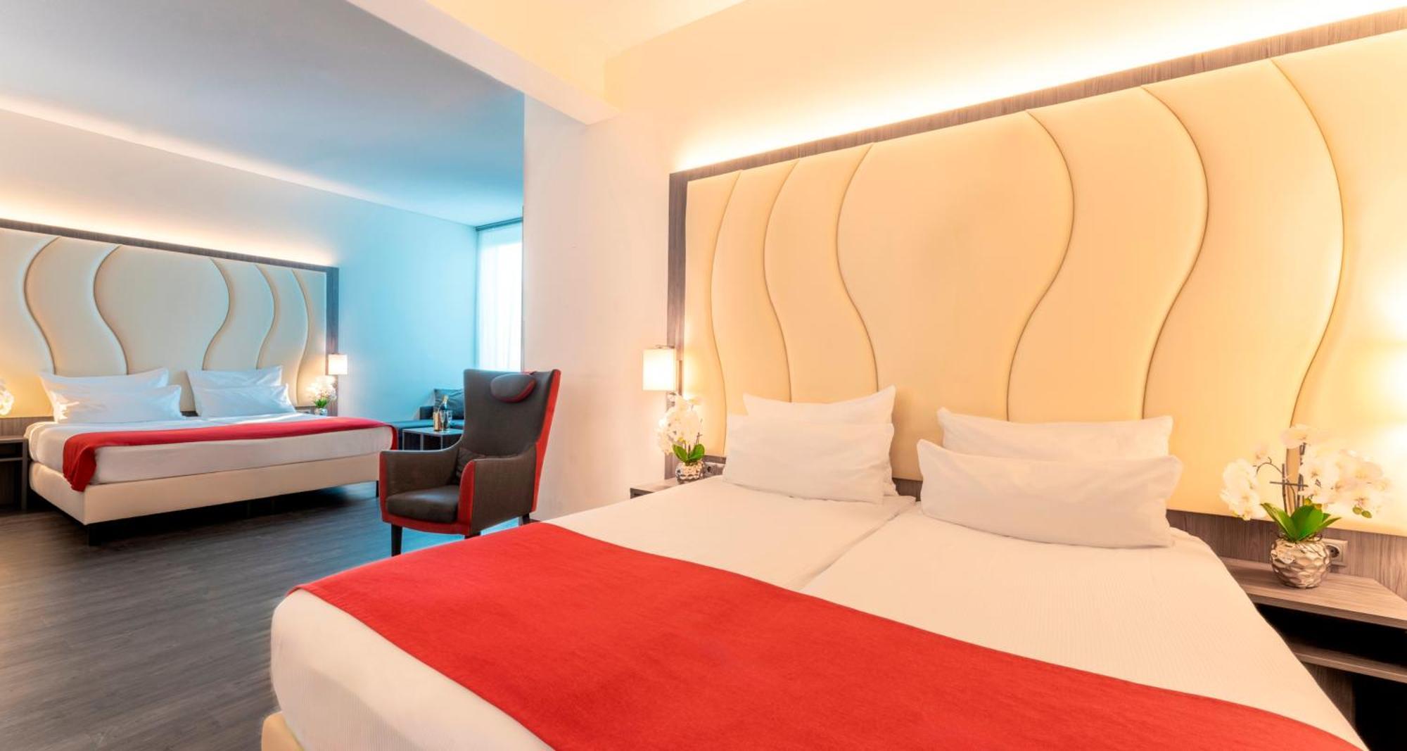 Plaza Premium Αλμέρε Εξωτερικό φωτογραφία