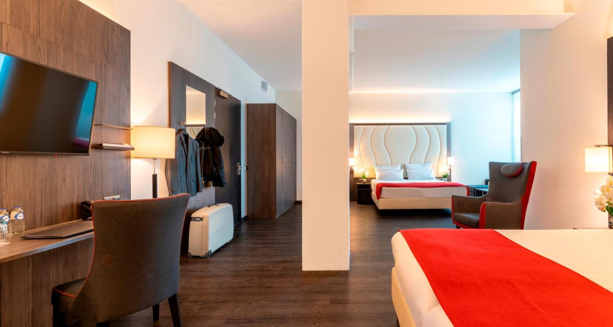 Plaza Premium Αλμέρε Εξωτερικό φωτογραφία