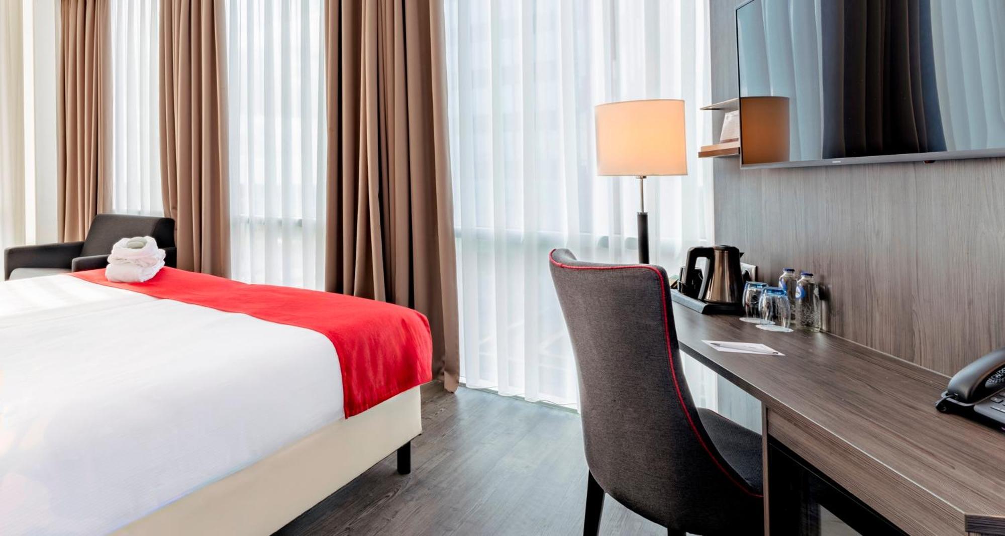Plaza Premium Αλμέρε Εξωτερικό φωτογραφία
